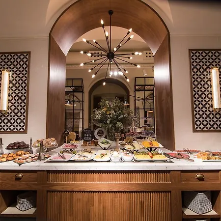بيتي بالاس بوكويريا غاردين 4*