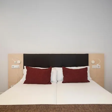 Hotel Petit Palace Boqueria Garden 4*