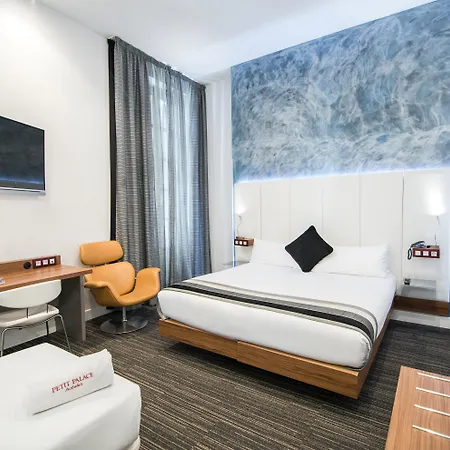 Hotel Petit Palace Boqueria Garden 4*