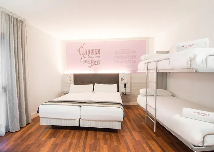 Hotel Petit Palace Boqueria Garden 4*