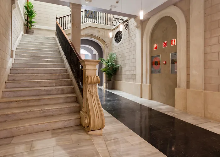 Hotel Petit Palace Boqueria Garden 4*